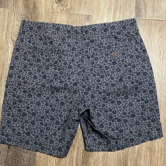 J.Crew Navy Men's Shorts - Picture 5 of 5